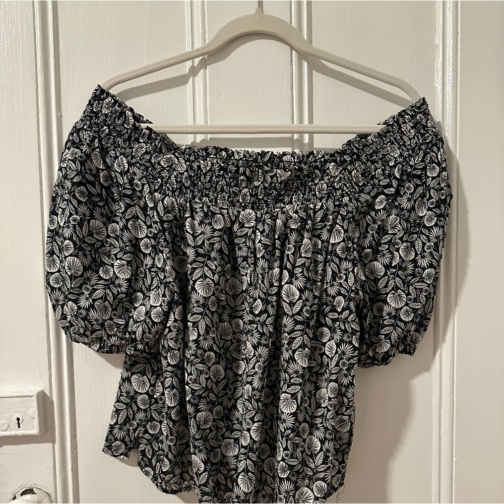 LOFT LP off the shoulder black top
